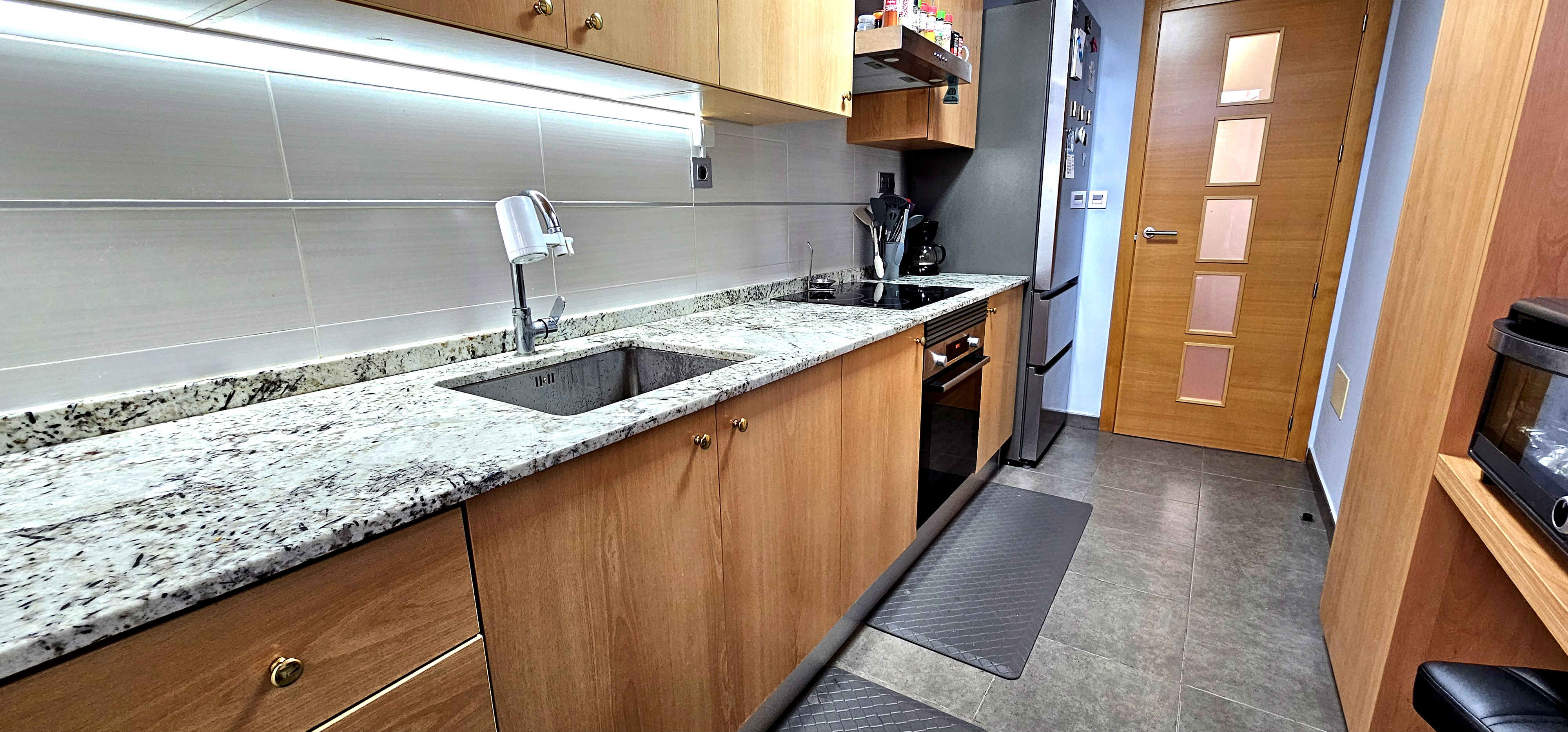 Venta Piso Semi-Nuevo con Garaje en el Centro de Totana - imagen 3
