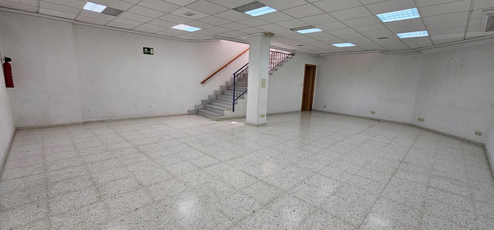 Venta Local Comercial en Avenida Santa Eulalia, Totana