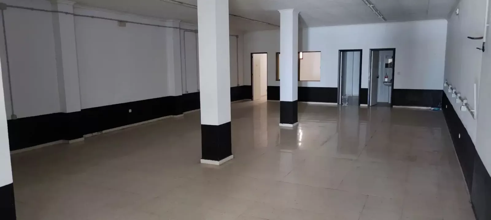 Venta Local Comercial en Avda. Juan Carlos I - imagen 12